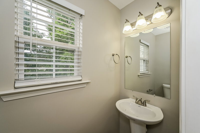 2,030/Mo, 1065 Tammy Sue Ln La Vergne, TN 37086 Bathroom View
