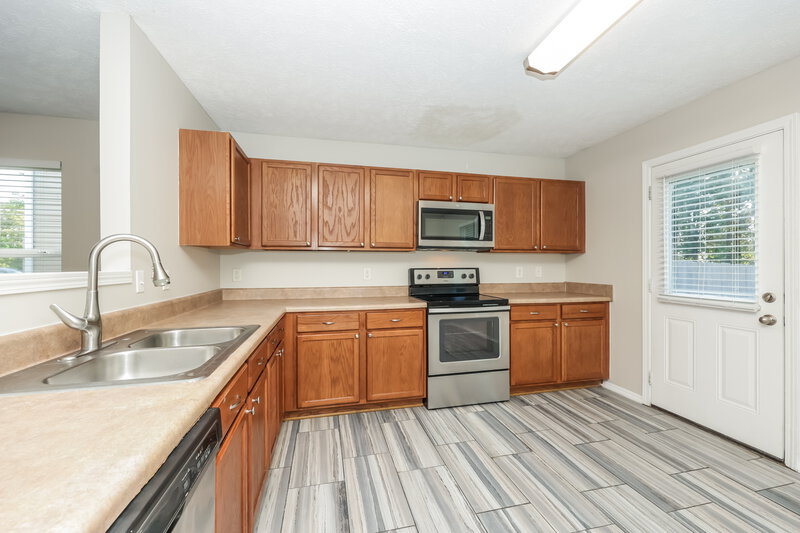 1,830/Mo, 5240 Sunsail Dr Antioch, TN 37013 Kitchen View 3
