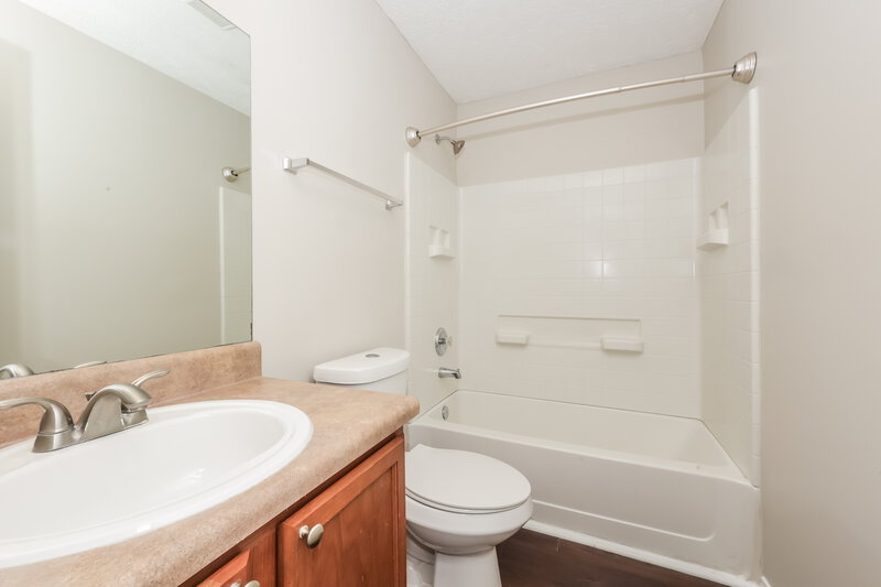 1,830/Mo, 5240 Sunsail Dr Antioch, TN 37013 Bathroom View