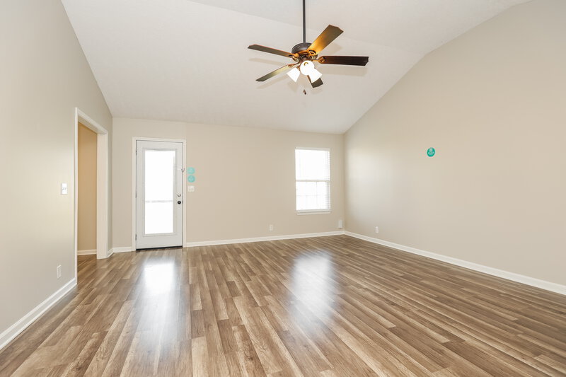 2,210/Mo, 1630 Lisburn Dr Murfreesboro, TN 37128 Living Room View