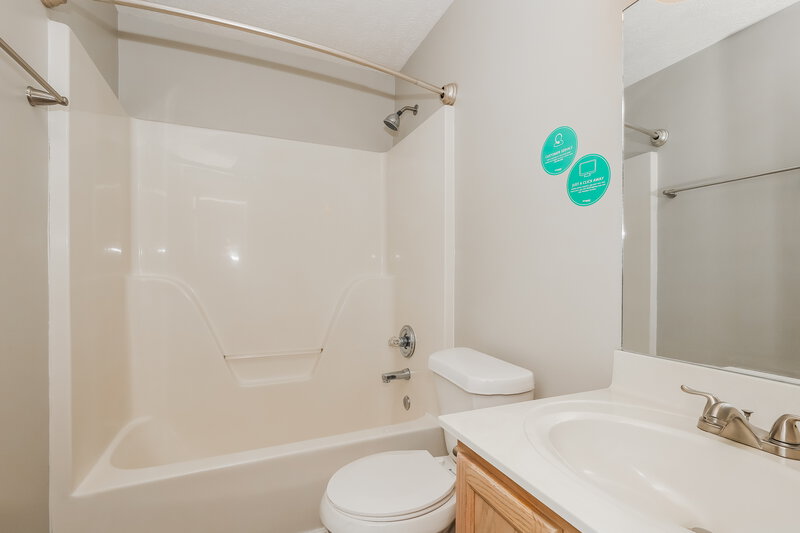2,210/Mo, 1630 Lisburn Dr Murfreesboro, TN 37128 Bathroom View