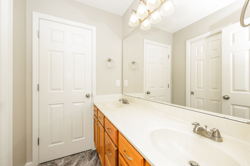 1,715/Mo, 1925 Port James Cir Antioch, TN 37013 Main Bathroom View