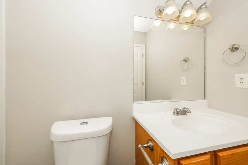 1,715/Mo, 1925 Port James Cir Antioch, TN 37013 Bathroom View 2