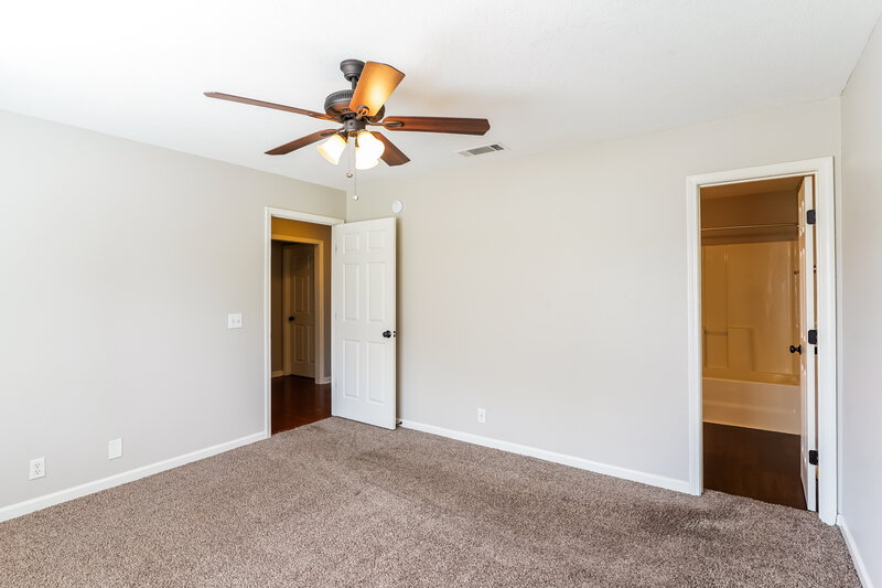 1,975/Mo, 805 Winchester Close Antioch, TN 37013 Main Bedroom View