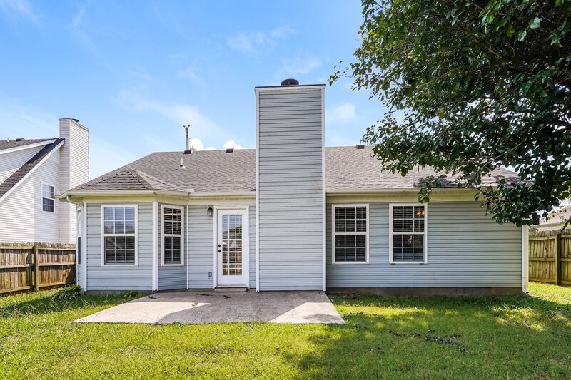 1,975/Mo, 805 Winchester Close Antioch, TN 37013 Rear View