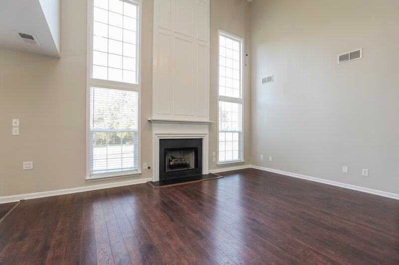 2,400/Mo, 707 Bob White Ct Mt Juliet, TN 37122 Living Room View