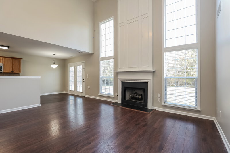 2,400/Mo, 707 Bob White Ct Mt Juliet, TN 37122 Living Room View 2