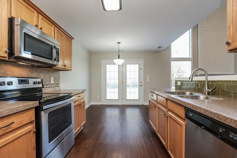 2,400/Mo, 707 Bob White Ct Mt Juliet, TN 37122 Kitchen View
