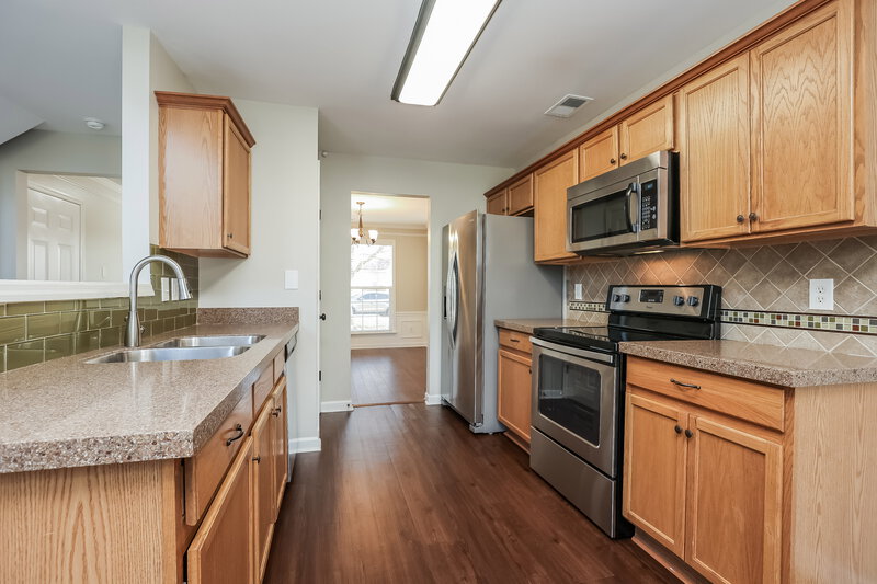 2,400/Mo, 707 Bob White Ct Mt Juliet, TN 37122 Kitchen View 2