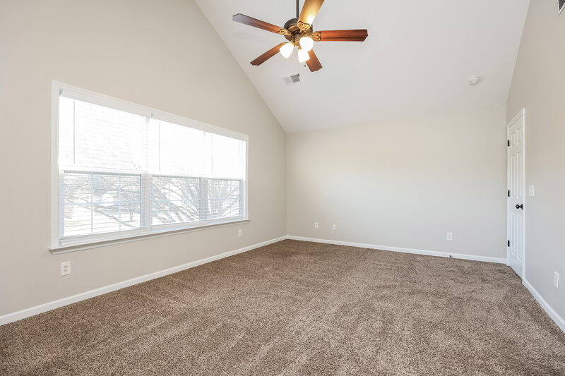 2,400/Mo, 707 Bob White Ct Mt Juliet, TN 37122 Main Bedroom View 2