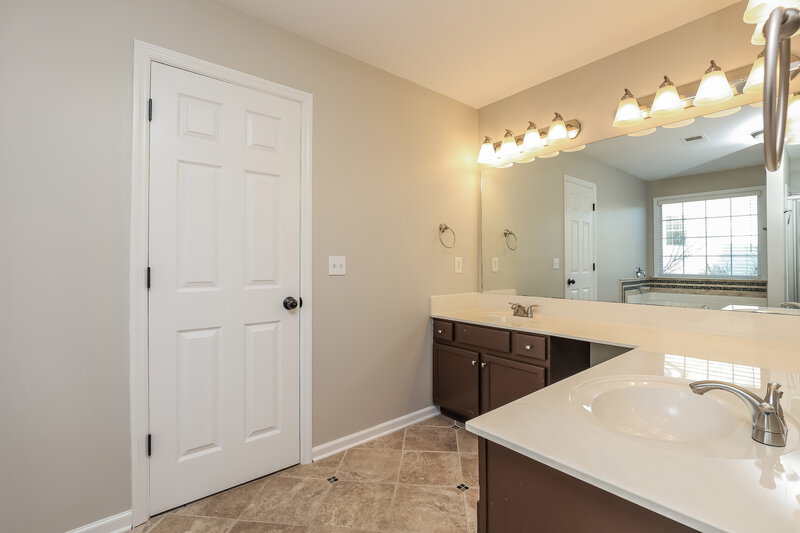 2,400/Mo, 707 Bob White Ct Mt Juliet, TN 37122 Main Bedroom View 3