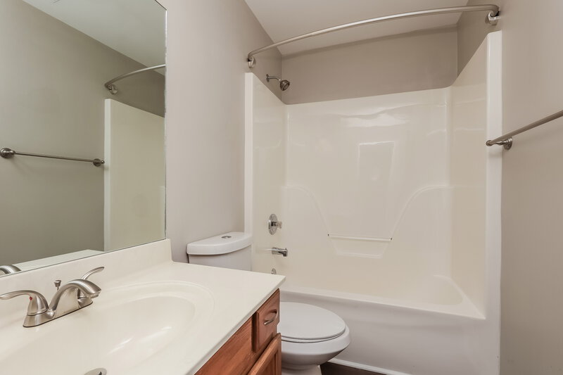 2,400/Mo, 707 Bob White Ct Mt Juliet, TN 37122 Bathroom View