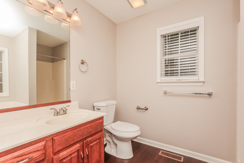 2,175/Mo, 2922 Faldo Ln Spring Hill, TN 37174 Main Bathroom View