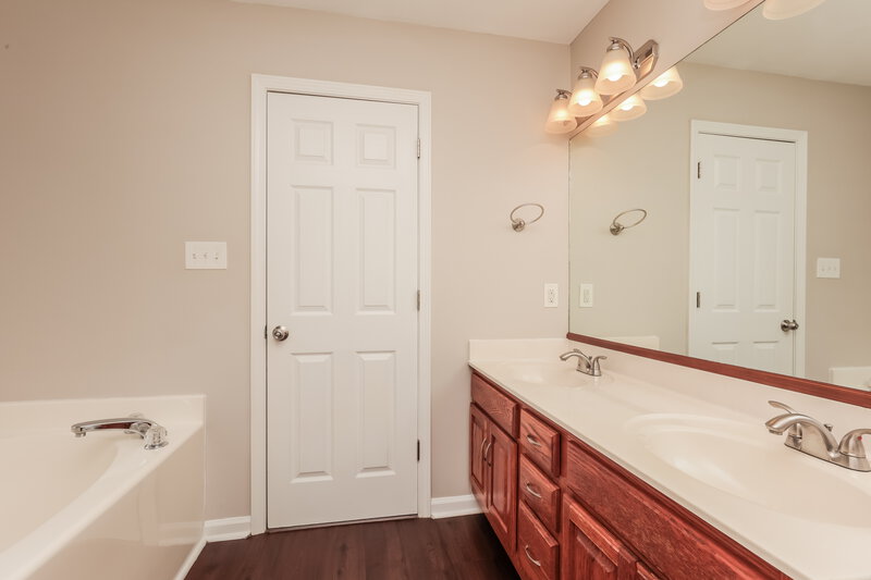 2,175/Mo, 2922 Faldo Ln Spring Hill, TN 37174 Main Bathroom View 2