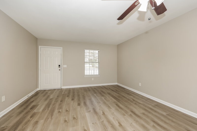 1,890/Mo, 141 Bill Stewart Blvd La Vergne, TN 37086 Living Room View 2