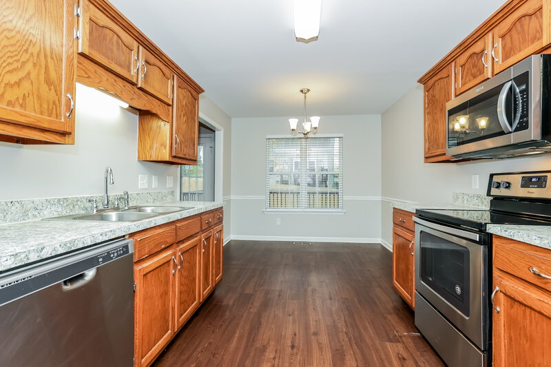2,460/Mo, 612 Woodland Hills  Dr La Vergne, TN 37086 Kitchen View