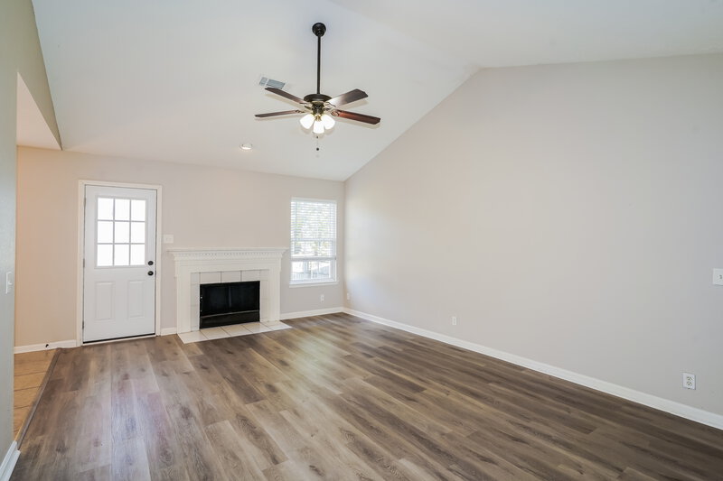 1,945/Mo, 7405 E Winchester Dr Antioch, TN 37013 Living Room View 2