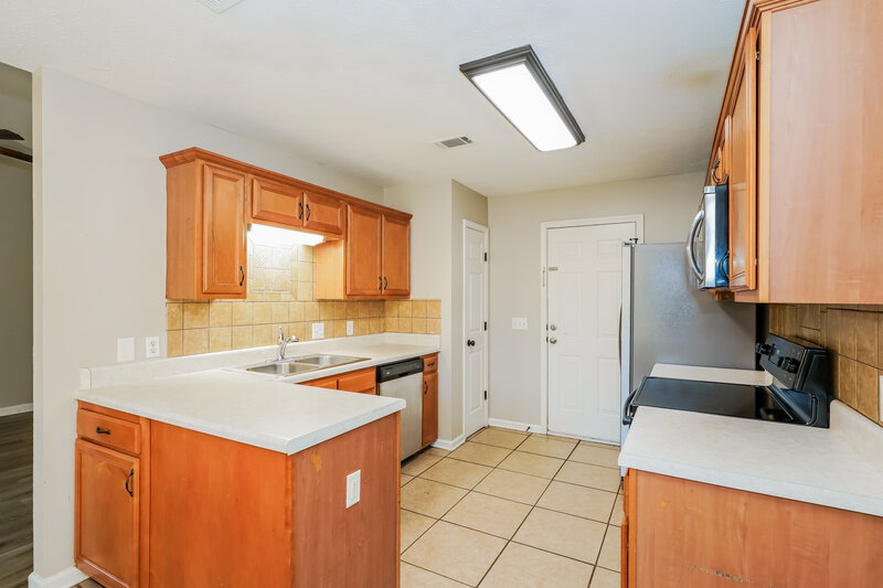 1,945/Mo, 7405 E Winchester Dr Antioch, TN 37013 Kitchen View 2