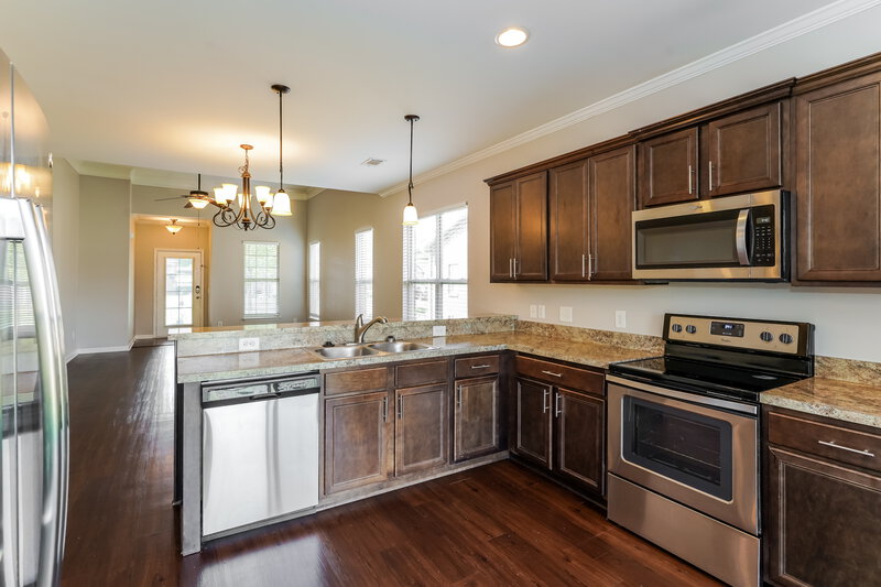 2,625/Mo, 102 England Pl Hendersonville, TN 37075 Kitchen View 2