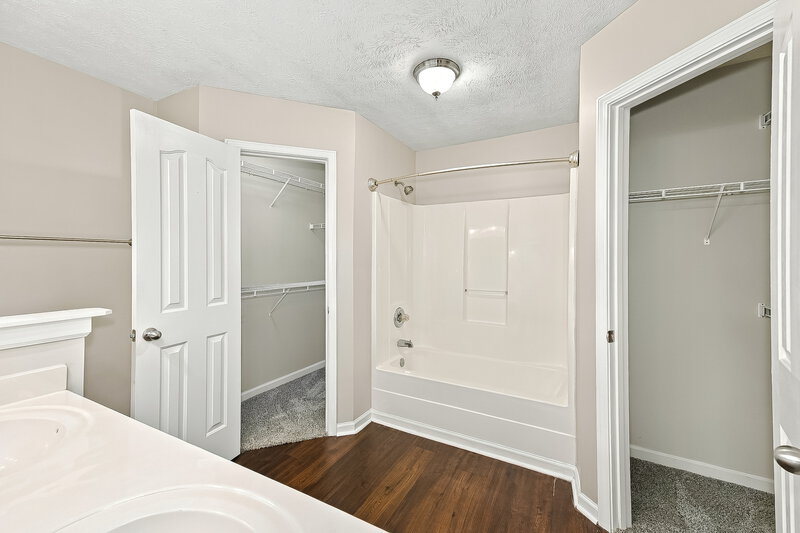 2,130/Mo, 2918 Weybridge Dr Murfreesboro, TN 37128 Primary Bathroom View 2