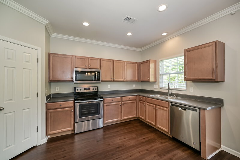 2,405/Mo, 1016 Solomon Ln Spring Hill, TN 37174 Kitchen View