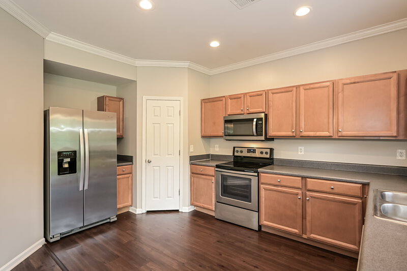 2,405/Mo, 1016 Solomon Ln Spring Hill, TN 37174 Kitchen View 2