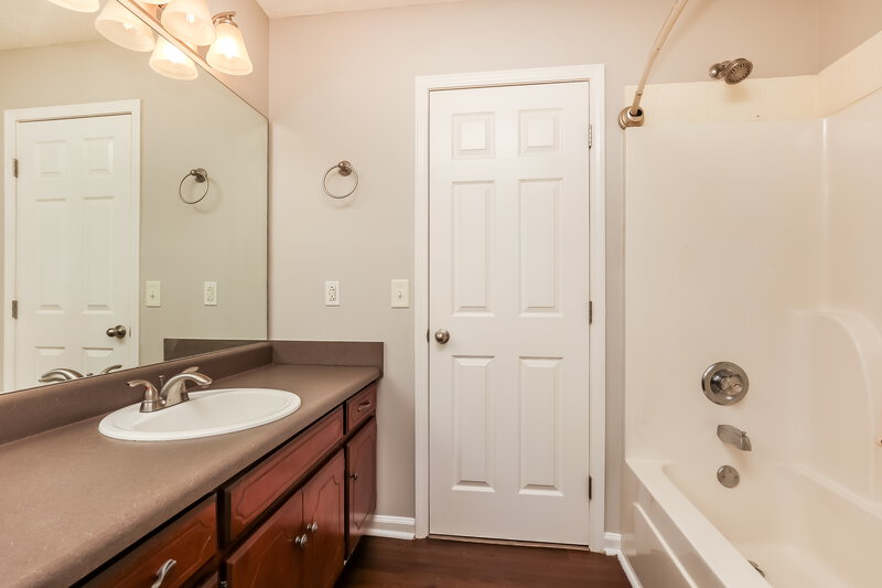 1,955/Mo, 802 Clouddale Ct Smyrna, TN 37167 Main Bathroom View