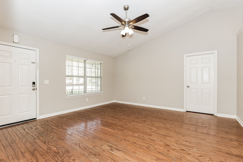 1,695/Mo, 1427 River Rock Blvd Murfreesboro, TN 37128 Living Room View 2