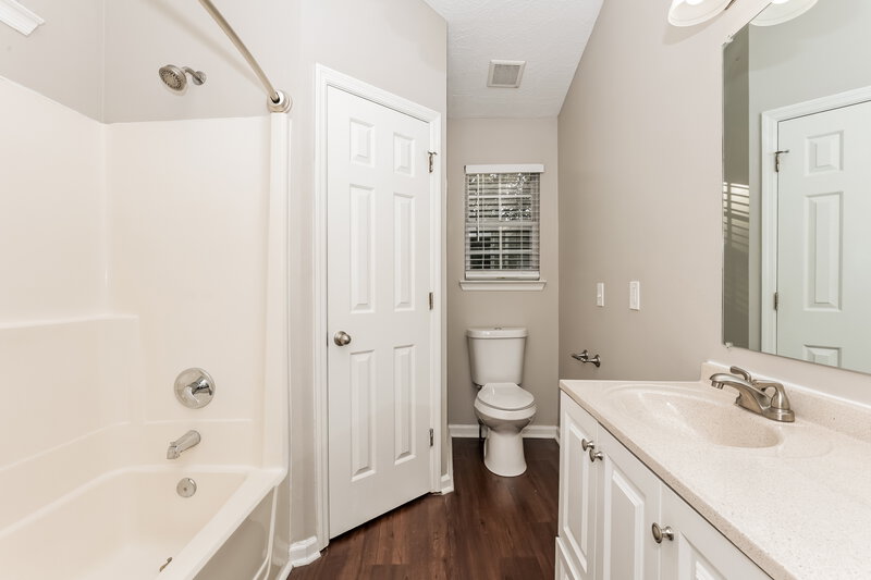 1,695/Mo, 1427 River Rock Blvd Murfreesboro, TN 37128 Main Bathroom View