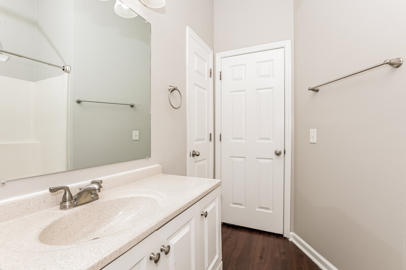 1,695/Mo, 1427 River Rock Blvd Murfreesboro, TN 37128 Main Bathroom View 2