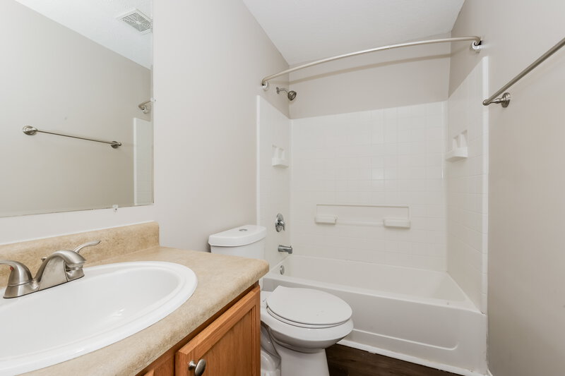 2,280/Mo, 5624 Dory Dr Antioch, TN 37013 Bathroom View 2