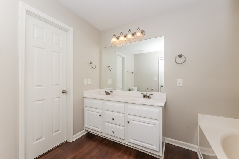 2,210/Mo, 2402 Audelia Way Spring Hill, TN 37174 Main Bathroom View