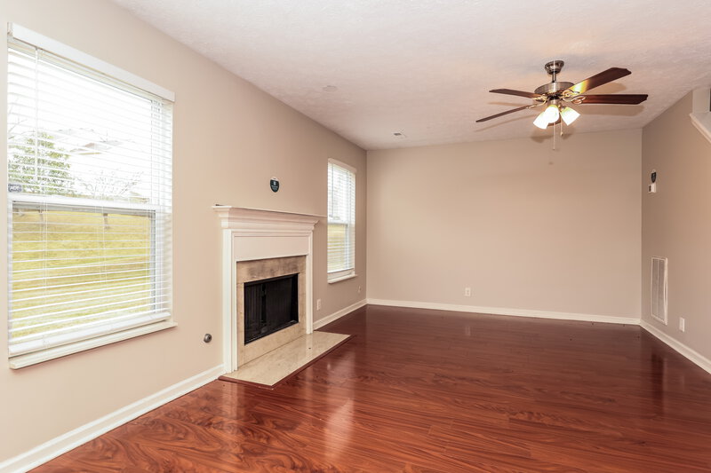 2,155/Mo, 3008 Bromley Way Antioch, TN 37013 Living Room View 2