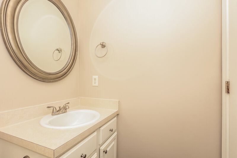 2,155/Mo, 3008 Bromley Way Antioch, TN 37013 Bathroom View