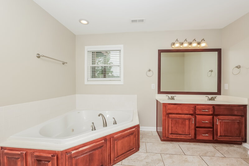 2,145/Mo, 2712 Mollys Ct Spring Hill, TN 37174 Main Bathroom View