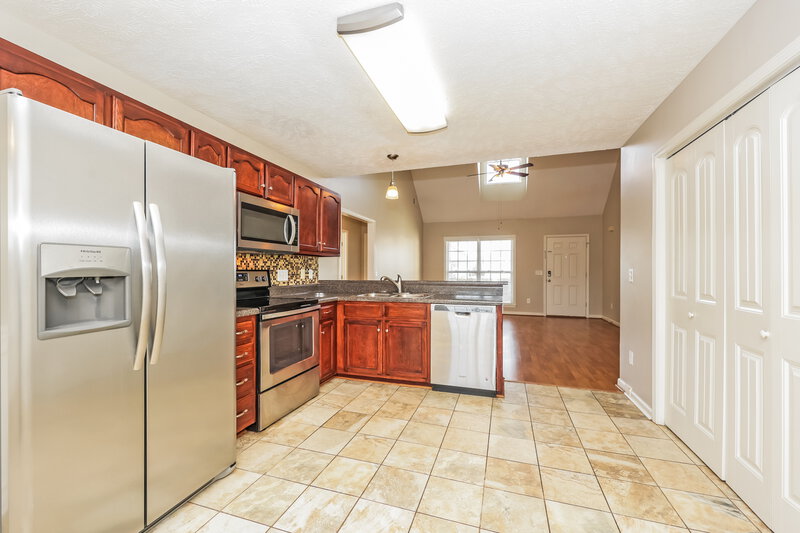 2,245/Mo, 3360 Cornerstone Dr Murfreesboro, TN 37128 Kitchen View 2
