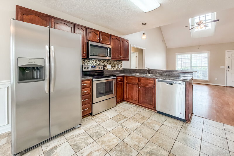 2,345/Mo, 3360 Cornerstone Dr Murfreesboro, TN 37128 Kitchen View