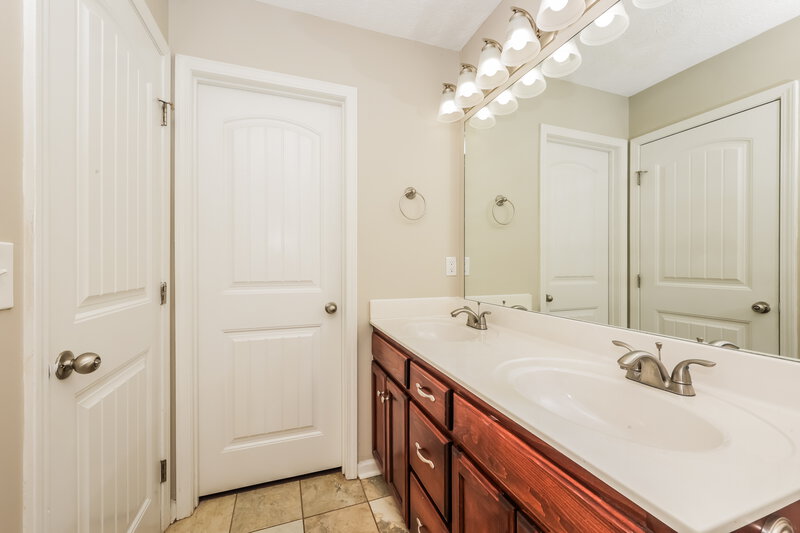 2,245/Mo, 3360 Cornerstone Dr Murfreesboro, TN 37128 Main Bathroom View 2