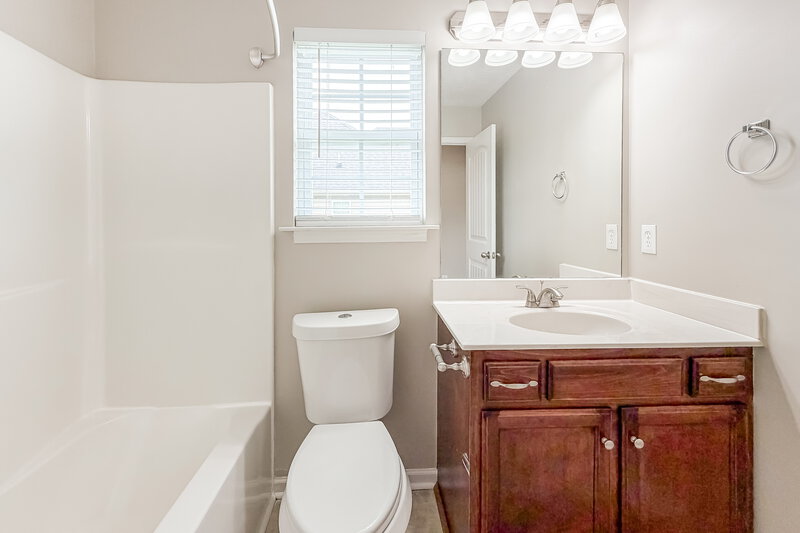 2,345/Mo, 3360 Cornerstone Dr Murfreesboro, TN 37128 Bathroom View