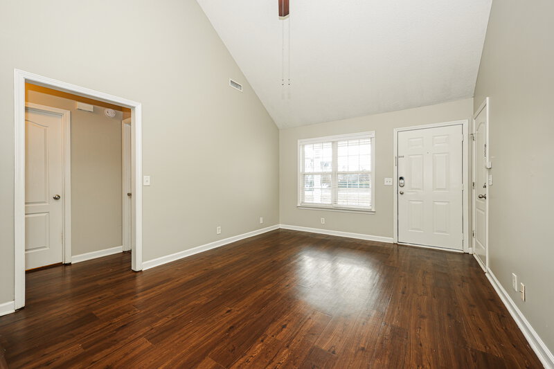 1,780/Mo, 1012 Seven Oaks Blvd Smyrna, TN 37167 Living Room View 2