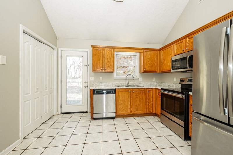 1,780/Mo, 1012 Seven Oaks Blvd Smyrna, TN 37167 Kitchen View