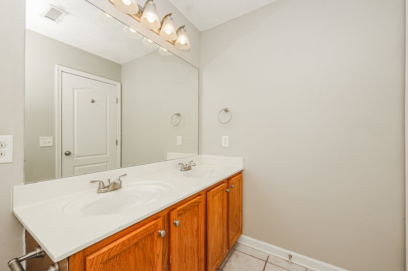 1,780/Mo, 1012 Seven Oaks Blvd Smyrna, TN 37167 Main Bathroom View