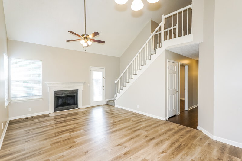 2,800/Mo, 1502 Cedardale Rd Mount Juliet, TN 37122 Living Room View