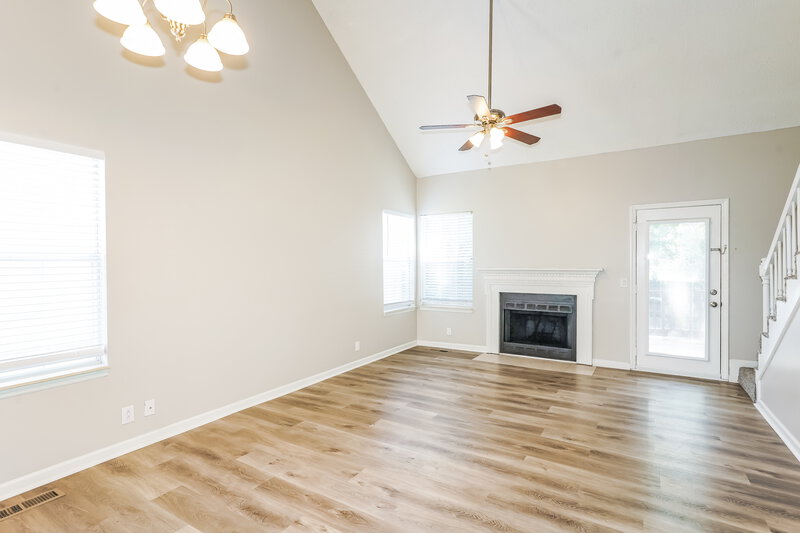 2,800/Mo, 1502 Cedardale Rd Mount Juliet, TN 37122 Living Room View 3