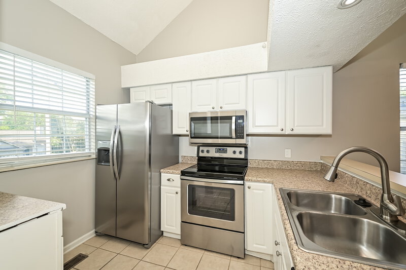 2,055/Mo, 1502 Cedardale Rd Mount Juliet, TN 37122 Kitchen View
