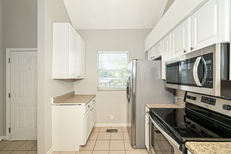 2,055/Mo, 1502 Cedardale Rd Mount Juliet, TN 37122 Kitchen View 2