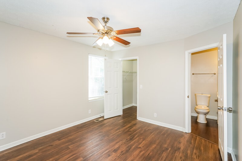 2,800/Mo, 1502 Cedardale Rd Mount Juliet, TN 37122 Main Bedroom View