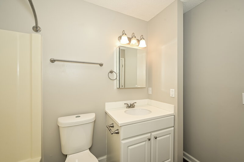 2,055/Mo, 1502 Cedardale Rd Mount Juliet, TN 37122 Bathroom View