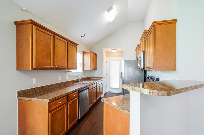 2,020/Mo, 2333 Cason Trl Murfreesboro, TN 37128 Kitchen View 2