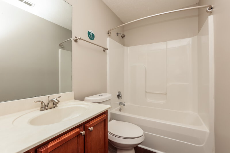 2,170/Mo, 2333 Cason Trl Murfreesboro, TN 37128 Bathroom View